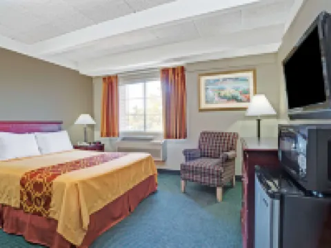Travelodge by Wyndham Iowa City Hotels in Johnson County