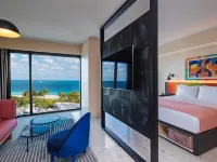 Moxy Miami South Beach Hotels near Lummus Park