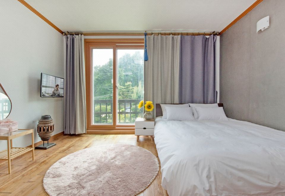 Pocheon Shine Hill Pension