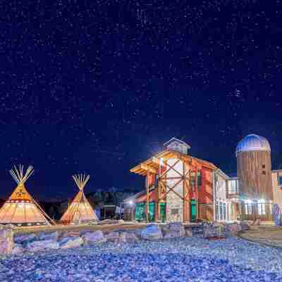 Compass Rose Lodge Hotel Exterior