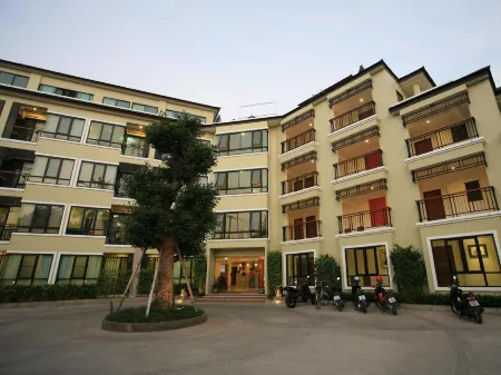 The Xym Hotel