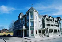 The Village Inn of Lakefield Hotels near Colborne Street Gallery