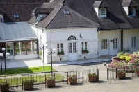 Logis Hostellerie des Clos et Restaurant Bistrot des Grands Crus