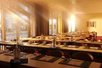 โรงแรมสแตรนด์ ฮึบเนอร์