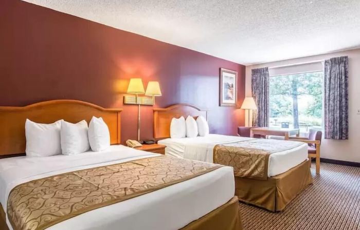 The Parkwood Inn & Suites