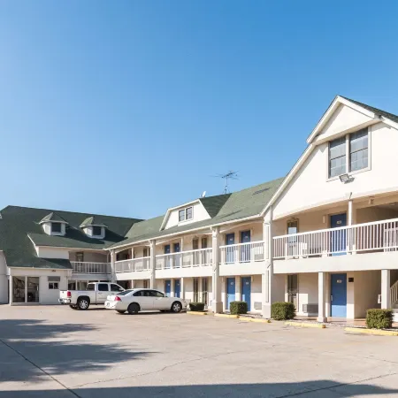 Motel 6 Fort Worth, TX - White Settlement Отели в г. Уайт Сетлемент