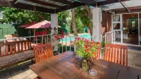 Brown Jug Guest House - Beach