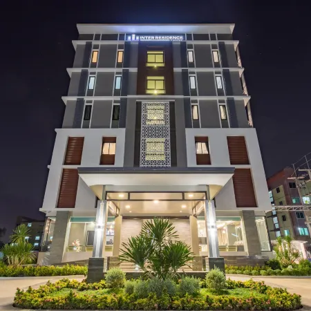 Grand Inter Hotel Отели рядом с достопримечательностью «Ват лонг Кхру»