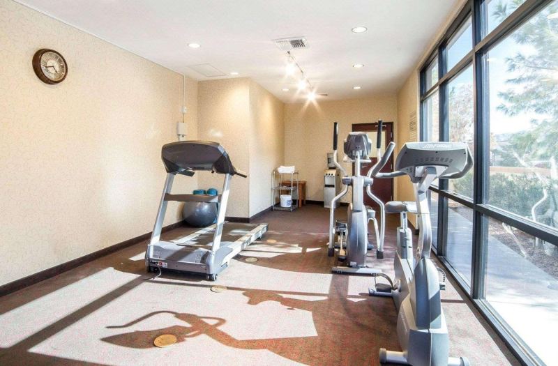 Comfort Inn & Suites Las Vegas - Nellis photo 4