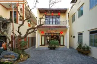 Little Town Villa Hotels in 