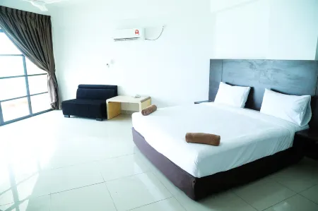 Marina Heights Resort