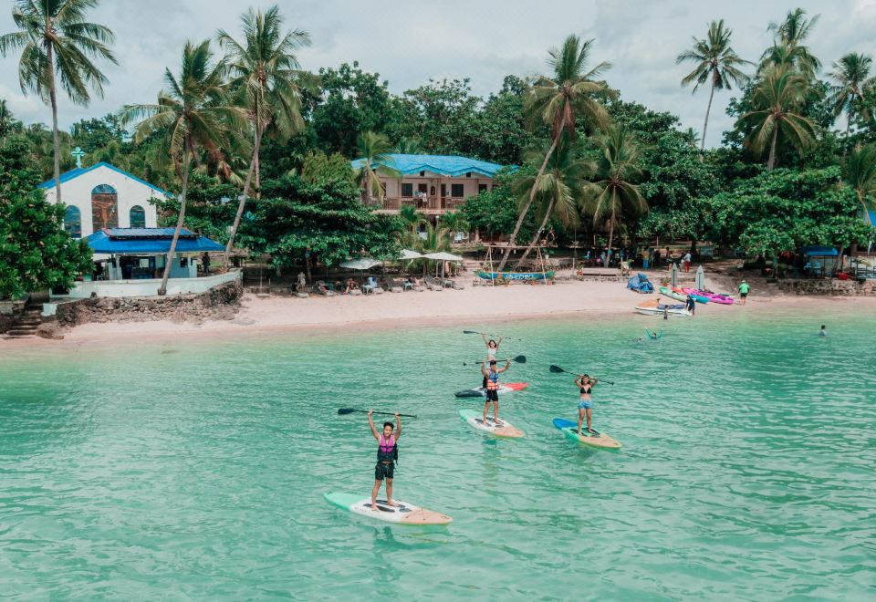 투란 화이트 비치 리조트 해변