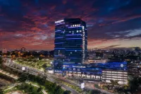 InterContinental Hotels Luanda Miramar Hotel in zona Memorial Agostinho Neto