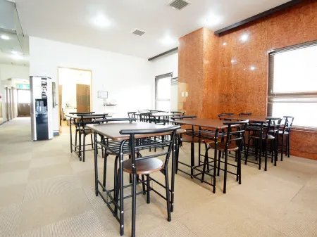 Hotel Trend Iwakuni Отели рядом с достопримечательностью «Iwakuni Shirohebi Shrine»