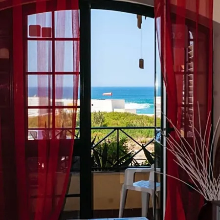 Supertubos Beach Hostel
