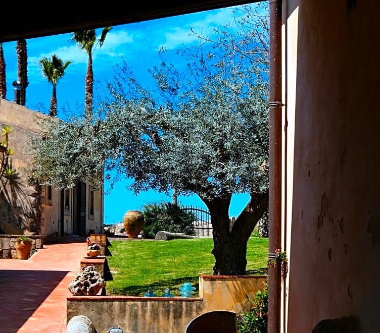 Hotel Tenuta Aguglia, Exterior, Garden