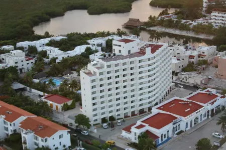 Hotel Calypso Cancun