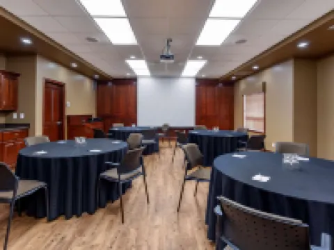 Best Western Plus Meridian Hotel Hoteles en Lloydminster