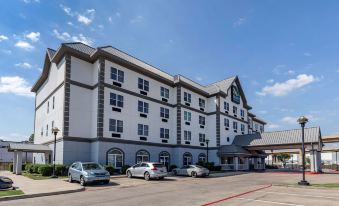 Quality Inn & Suites I-35 E-Walnut Hill