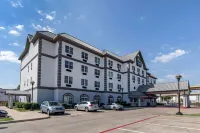 Quality Inn & Suites I-35 E-Walnut Hill Hotels in Dallas