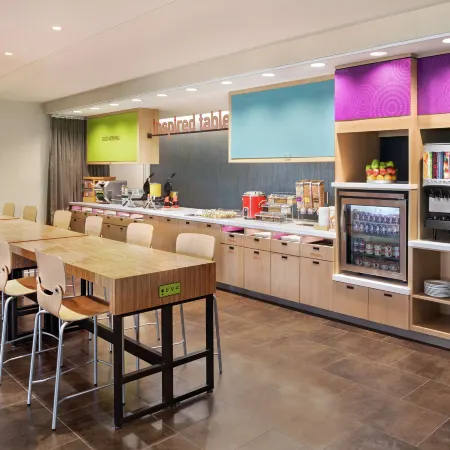 Home2 Suites by Hilton Overland Park, KS
