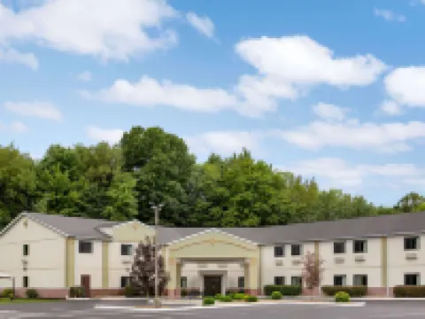 Super 8 by Wyndham Grove City スプリングフィールドのホテル