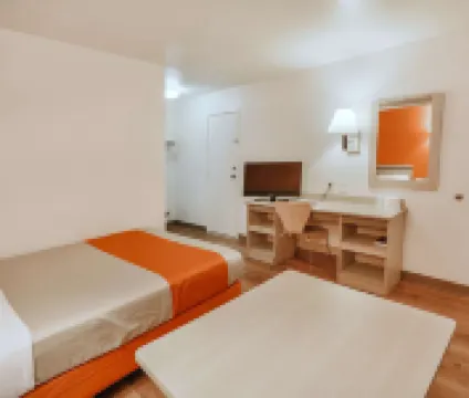 Motel 6 Huntsville, TX