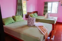 Weingchan Resort Hotels near Red Lotus Lake Kumphawapi