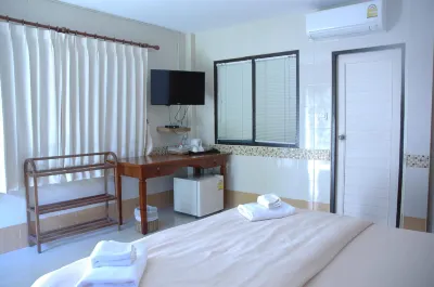 Thararin Villa Hotels near Bungchawak Wildlife Management Development Center