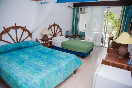 Plaza Beach Hotel Отели рядом с достопримечательностью «Nguuni Wildlife Sanctuary»