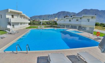 Reina Apartments