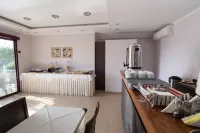 Christina Studios Hotels in Lygia