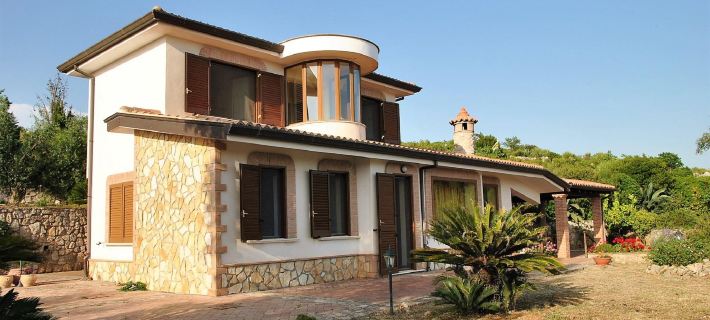 Uva & Stelle Maison Detached Villa in the Hills of Sperlonga Hotels in Itri
