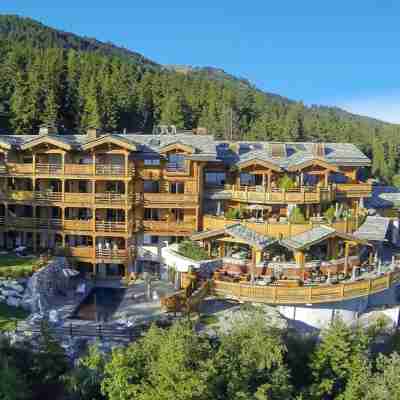 LeCrans Hotel Exterior
