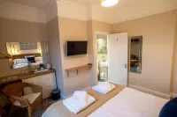 Deanfield Hotel dekat Gavellers Cafe
