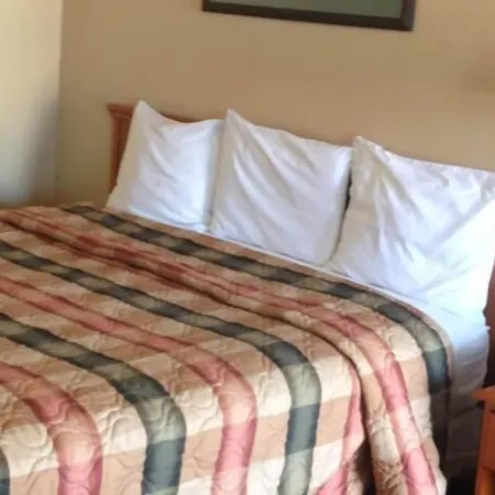 Deluxe Inn