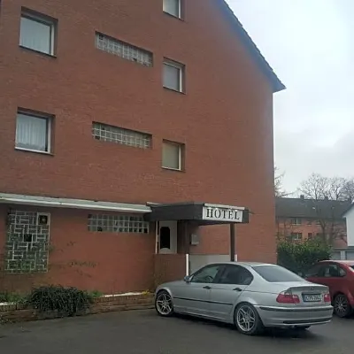 Hotel Heideklause Hotels near Zundorf Station