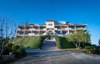 Revathi Resorts Hotel in zona Kempty Falls