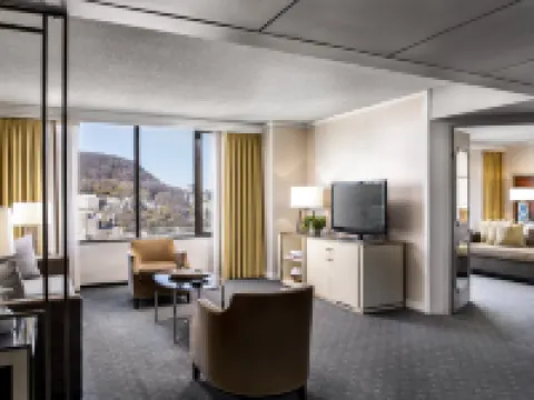 Omni Mont-Royal Hotel Hotels near McGill University