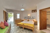 Secret Sporades Panoramic Residence