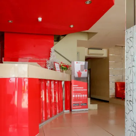 RedDoorz Near Kendari Beach 2