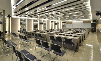 Tsun-Huang Hotel