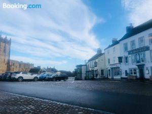 Beautiful 2 Bed Cottage in the Centre of Richmond