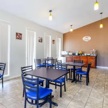 Super 8 by Wyndham Chattanooga Ooltewah Отели в г. Ултюа