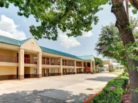 Motel 6 Arlington, TX