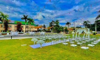 Luisita Central Park Hotel