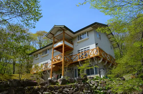 四季彩旅館度假村