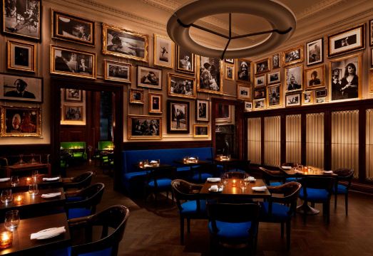 뉴욕 호텔의 세련된 인테리어