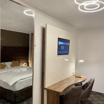 Hotel Eva La Romantica - Housity