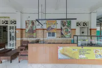 RedDoorz Syariah at Mojosari Hotels in Magersari
